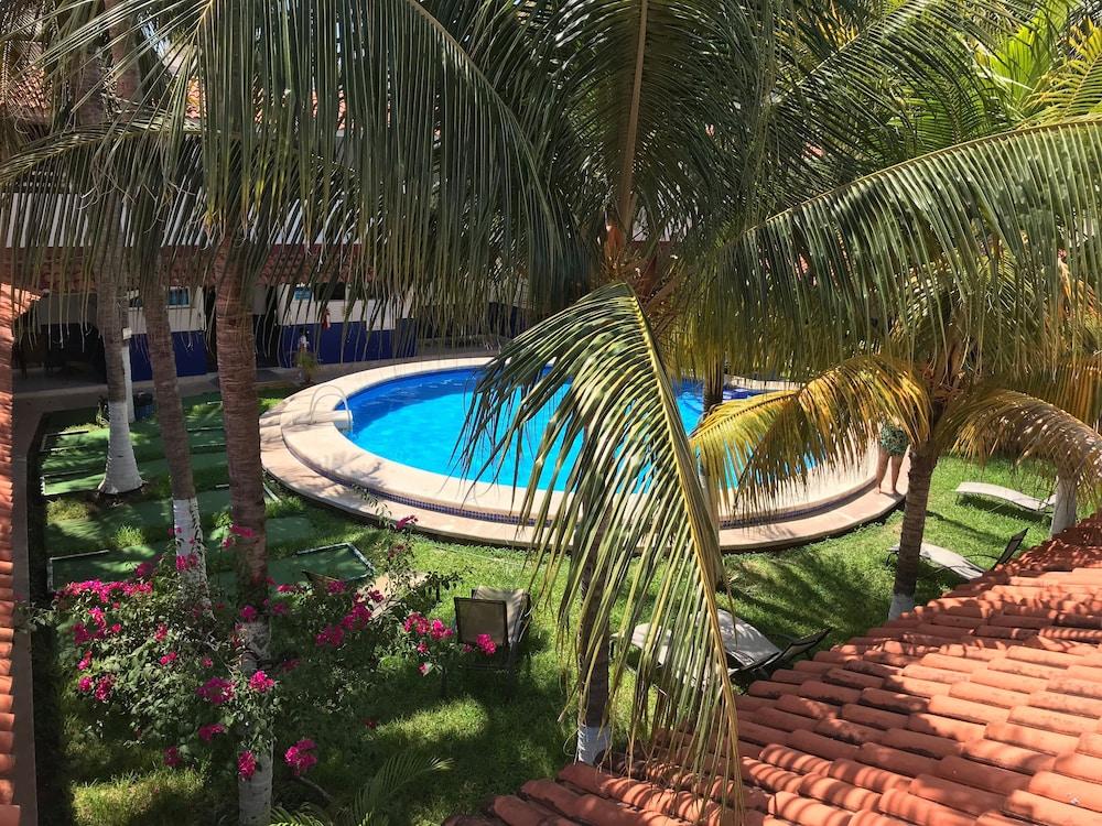 Hotel Plaza Almendros Isla Mujeres Exterior foto