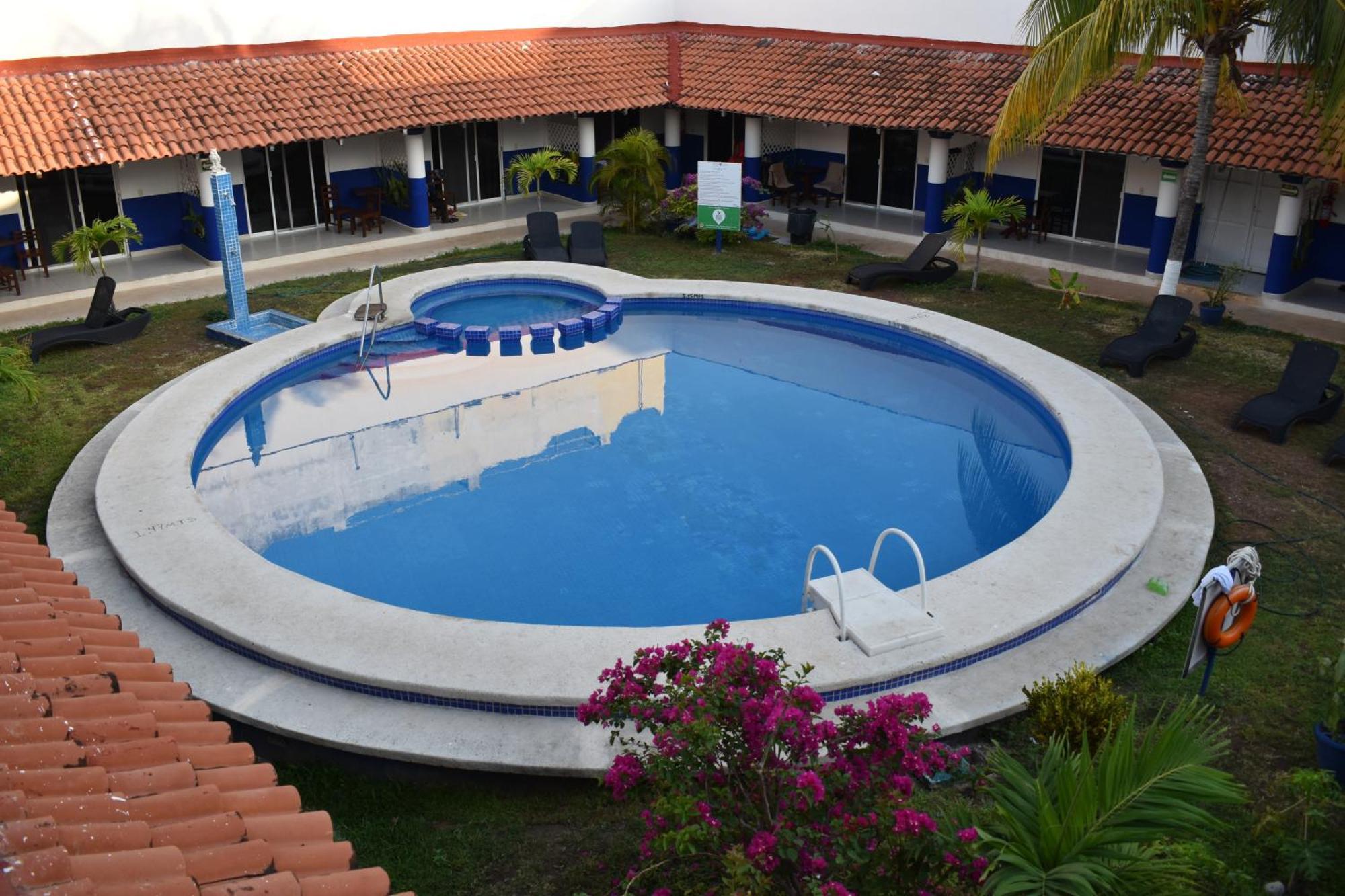 Hotel Plaza Almendros Isla Mujeres Exterior foto