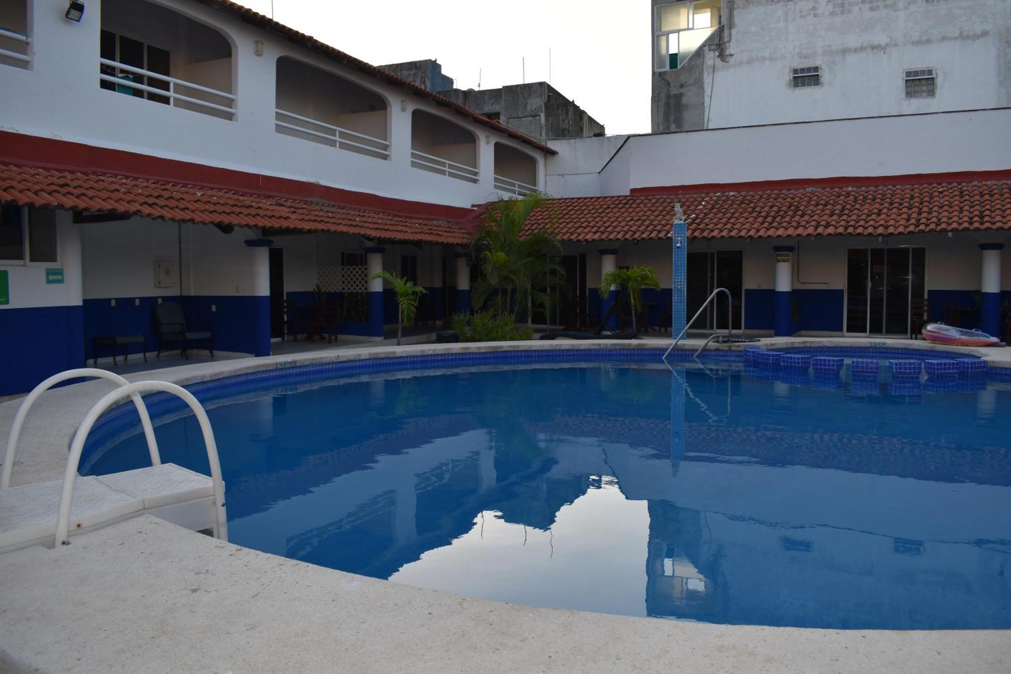 Hotel Plaza Almendros Isla Mujeres Exterior foto